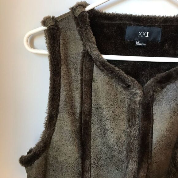 XXI Faux Fur Vest, S/P, Khaki - Picture 8 of 8